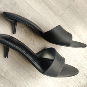 Black kitten heels 7 or 7.5
